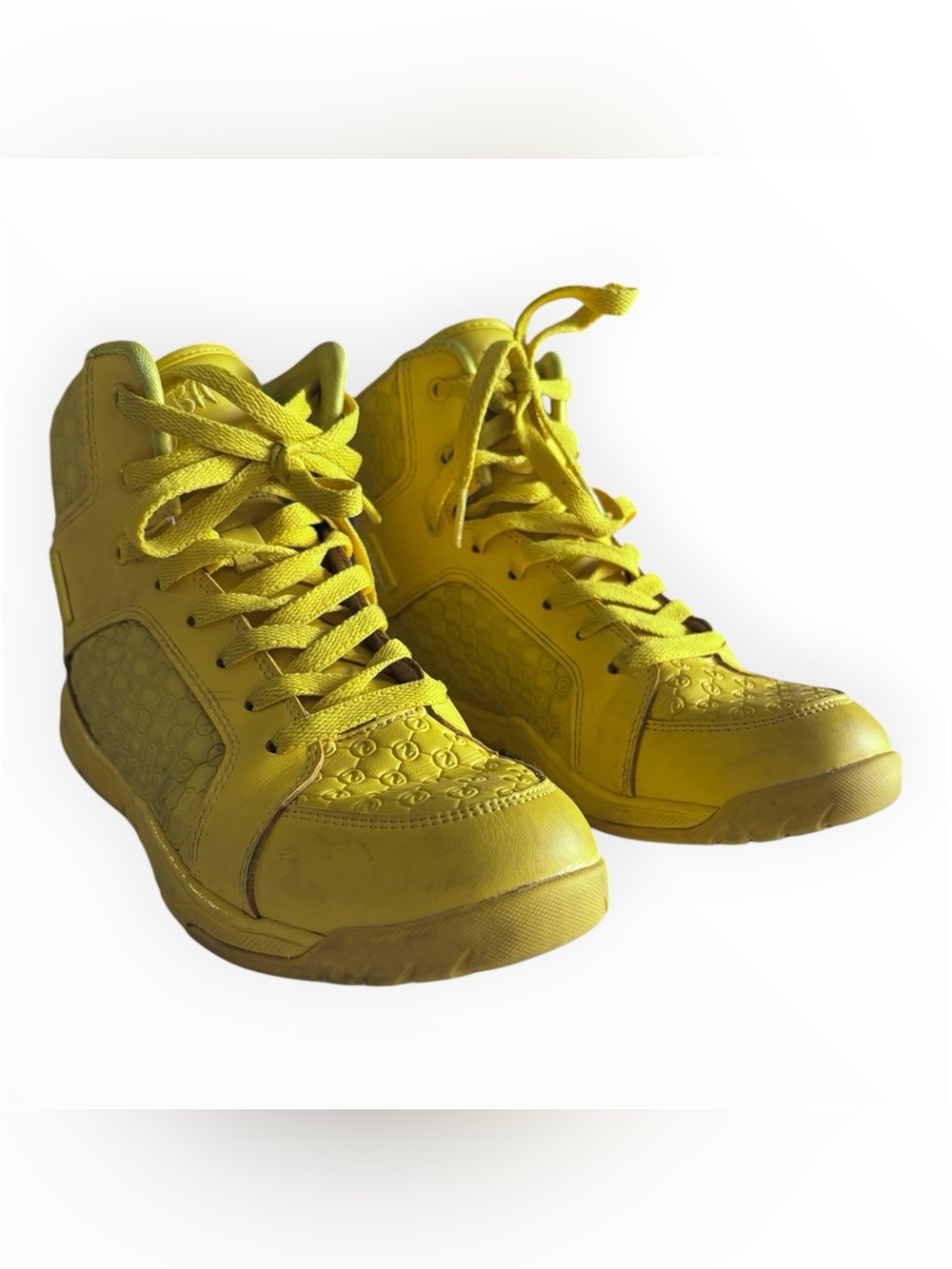 Zumba Fitness Bright Yellow High-Top Sneakers | Size 8